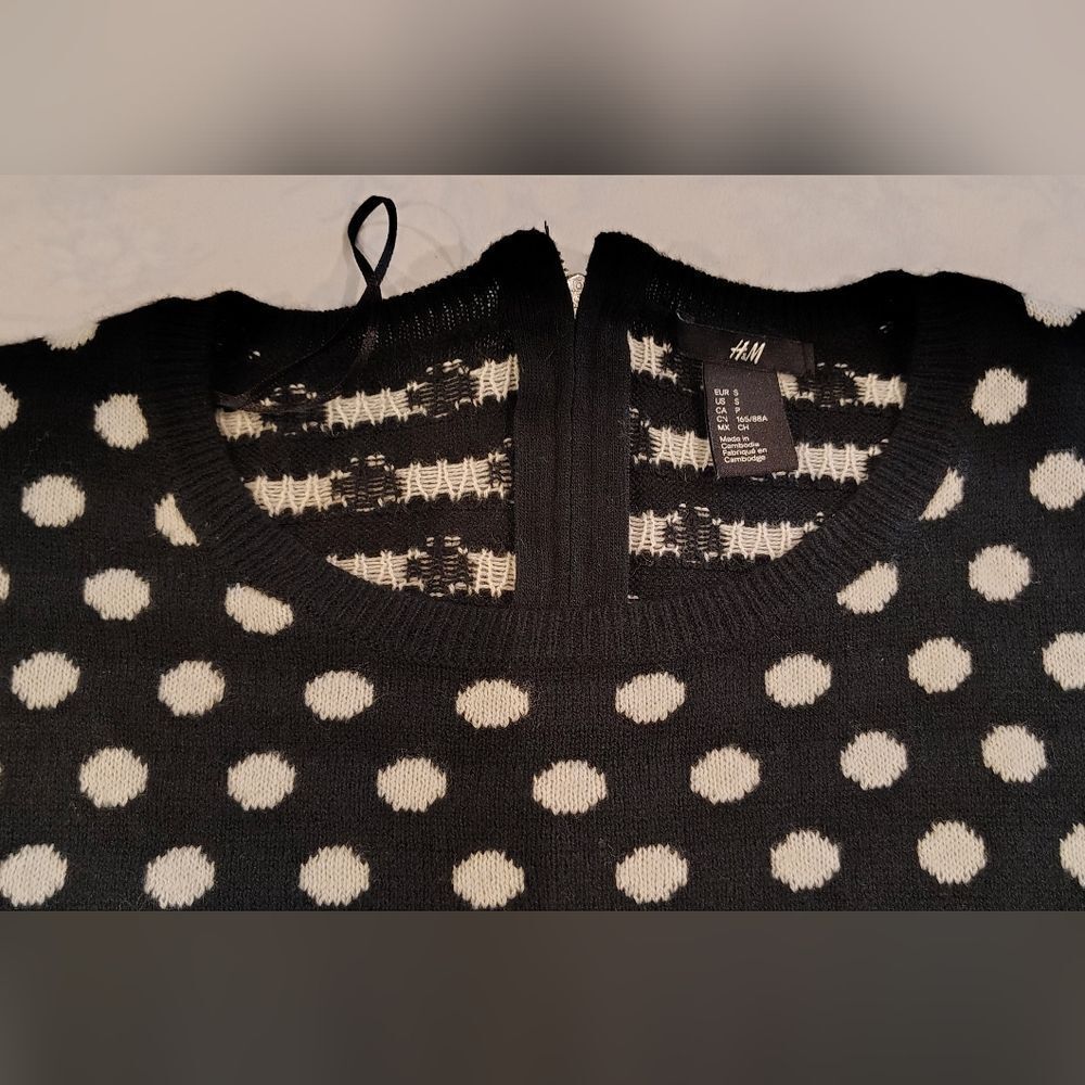 H&M Black & White Polka Dot Sweater Sz Small - Picture 7 of 14
